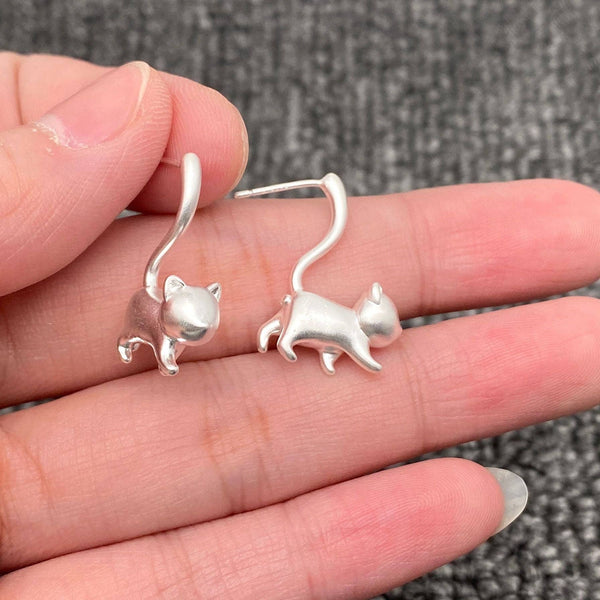 Mio Queena - Creative Cat Frosted Ear Studs: Silver