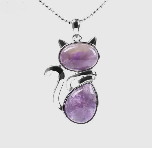 Mio Queena - Natural Stone Cat-shaped Pendant Necklace: Amethyst
