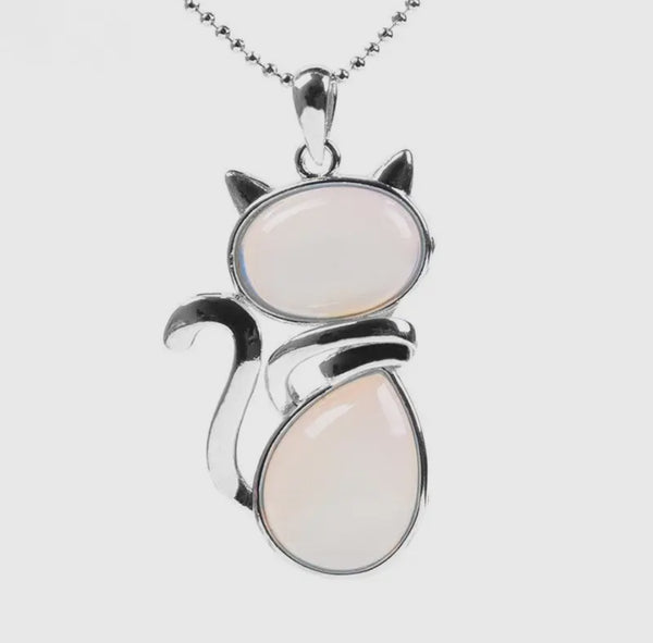 Mio Queena - Natural Stone Cat-shaped Pendant Necklace: Opal