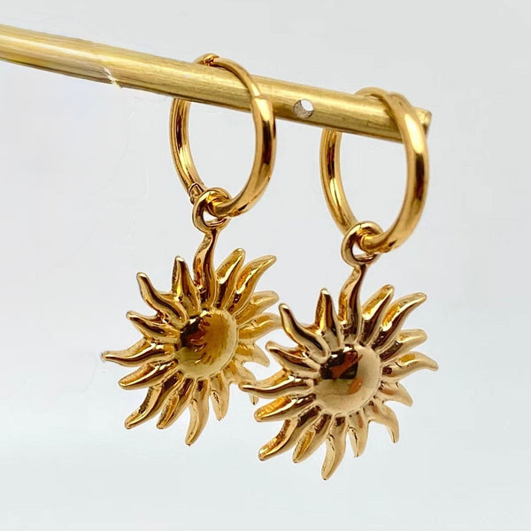 Mio Queena - 18K Gold-Plated Sun Hoop Earrings