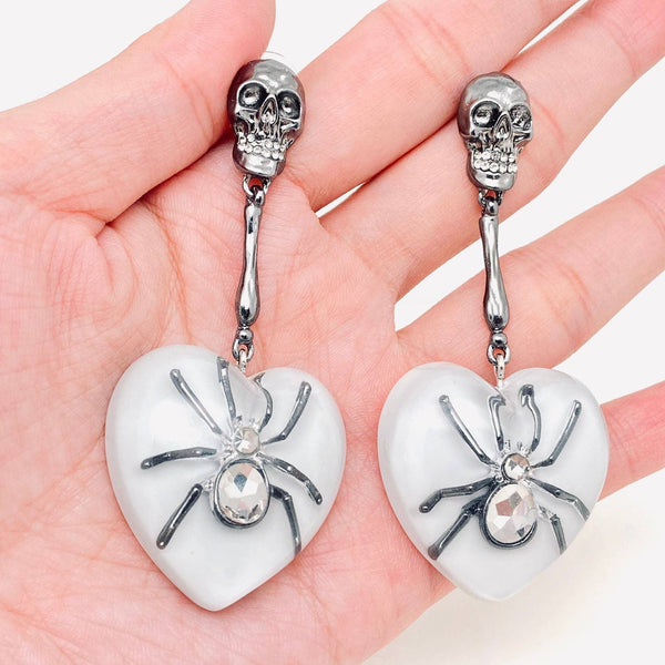 Mio Queena - Gothic Spider Heart Skull Post Earrings: White